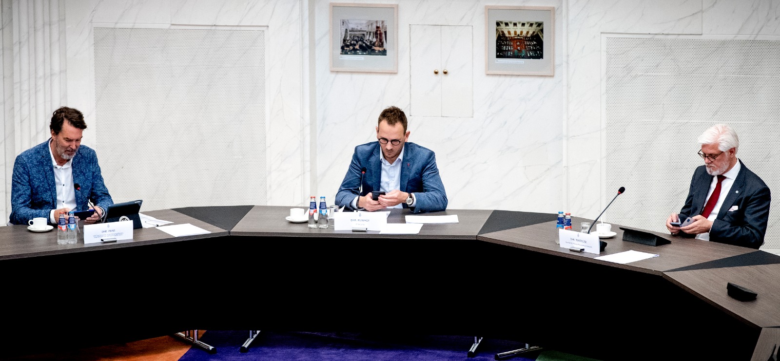 Ronald Prins, Sijmen Ruwhof en Jeroen Terstegge in de hoorzitting in de Tweede Kamer over de Corona-app op 22 april 2020